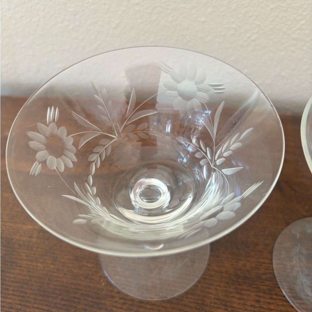 1930-1950s Clear Glass Etched Wine Glasses Set - Picture 4 of 9